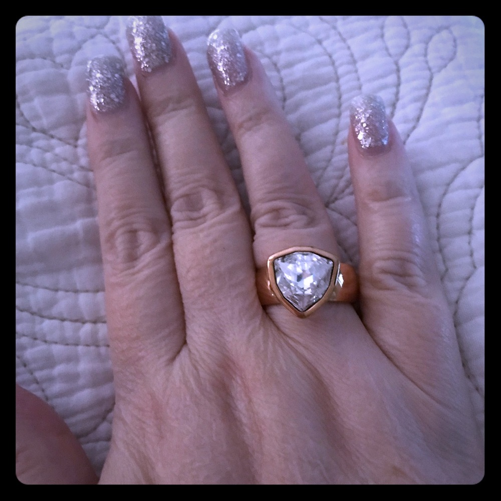 QUDO rose gold ring with clear topper
